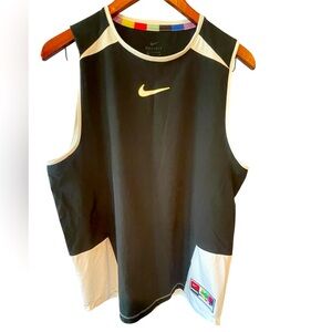 ⚽️🖤Nike F.C. Black and White Dri-FIT Sleeveless Top. Size L. New condition